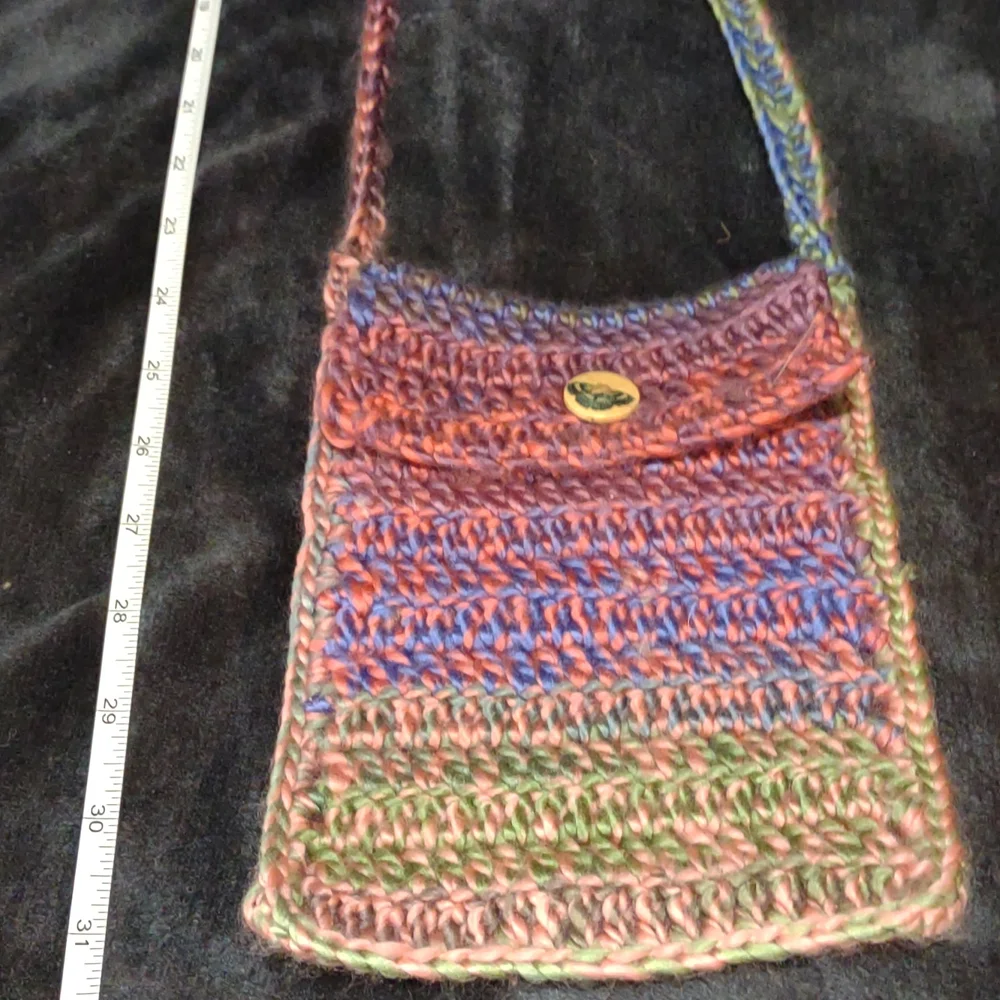 Crocheted purse - Picture 1 of 4